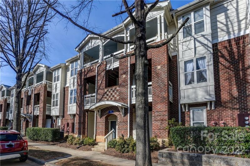 Property image 3 at 915 Northeast Drive, Davidson, NC 28036