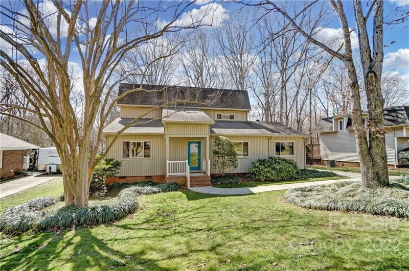 Property image 2 at 5842 Mcnair Road, Charlotte, NC 28212