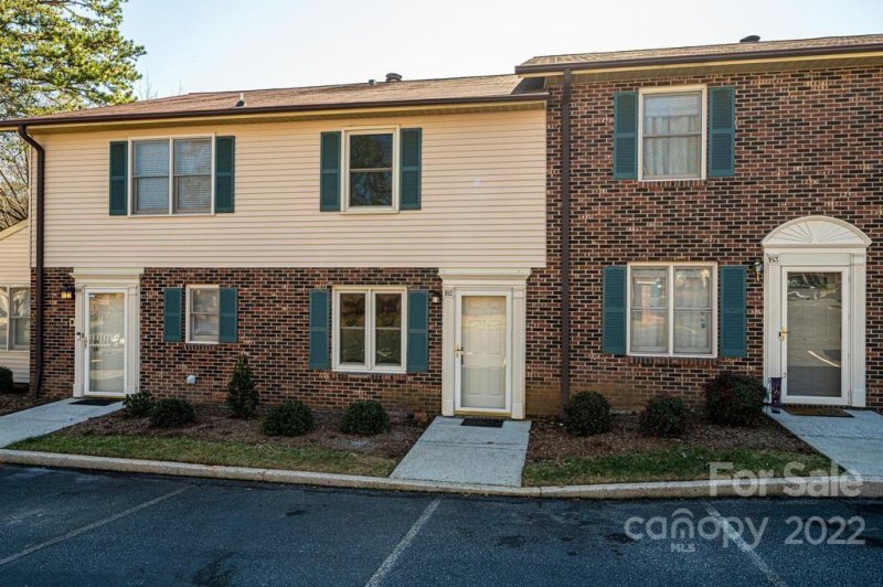 Property image 2 at 1330 5th Street, Hickory, NC 28601
