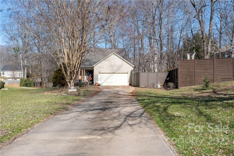 Property image 2 at 16130 Farmall Drive, Huntersville, NC 28078