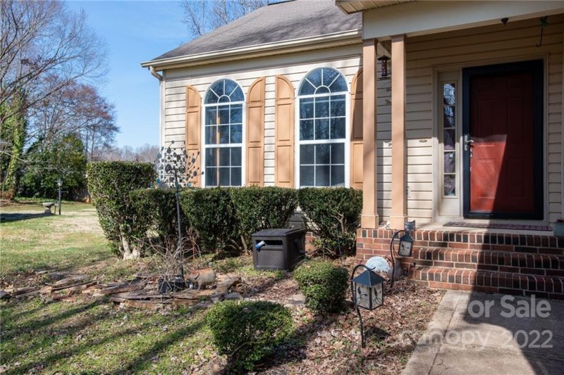 Property image 3 at 16130 Farmall Drive, Huntersville, NC 28078