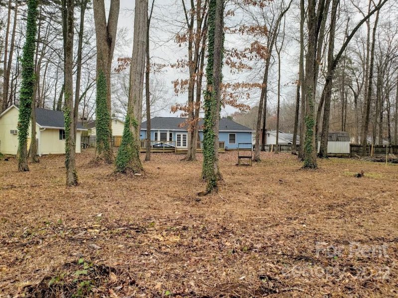 Property image 4 at 7101 Rockwood Forest Lane, Charlotte, NC 28212