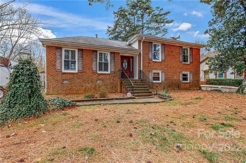 Property image 2 at 13498 Four Oaks Lane, Matthews, NC 28105