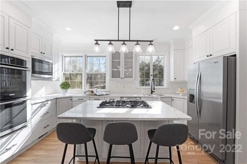 Property image 4 at 2026 Wendover Road, Charlotte, NC 28211