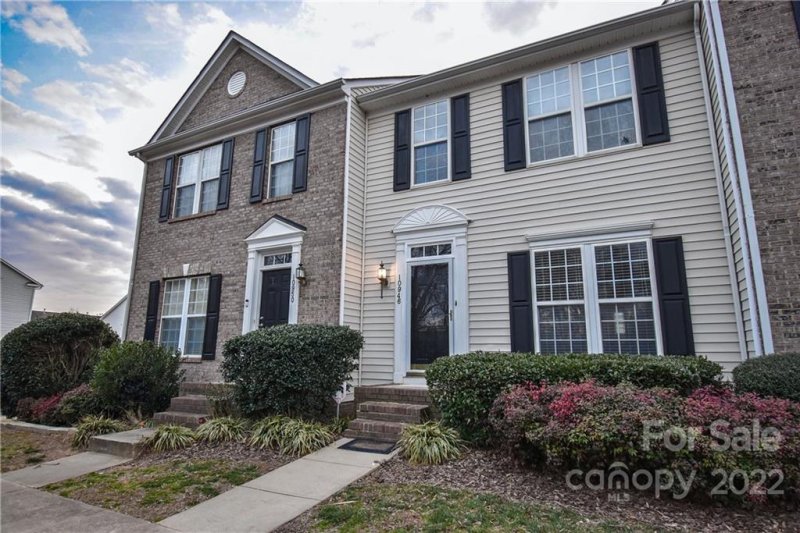Property image 2 at 10946 Garden Oaks Lane, Charlotte, NC 28273