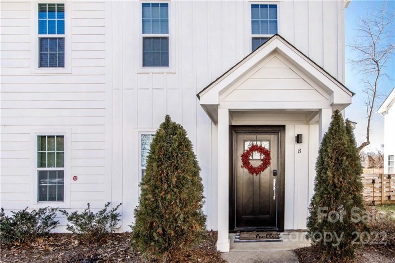 Property image 2 at 1501 Briar Creek Road, Charlotte, NC 28205