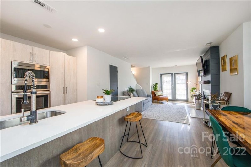 Property image 5 at 1501 Briar Creek Road, Charlotte, NC 28205