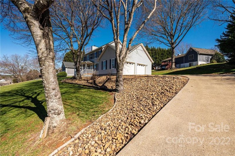 Property image 4 at 5660 Gold Creek Bay None, Hickory, NC 28601