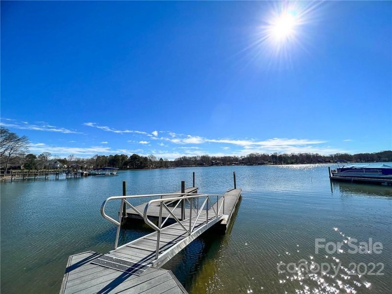 Property image 3 at 20139 Rainbow Circle, Cornelius, NC 28031
