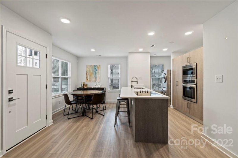 Property image 4 at 1543 Briar Creek Road, Charlotte, NC 28205