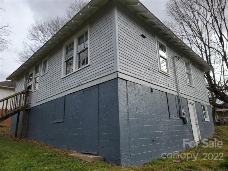 Property image 4 at 1004 W 5th Avenue, Gastonia, NC 28052