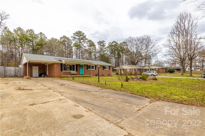 Property image 3 at 2630 Fairgreen Drive, Gastonia, NC 28056