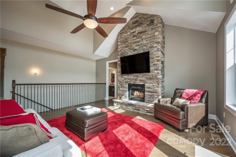 Property image 5 at 487 Morning Air Lane, Hendersonville, NC 28792