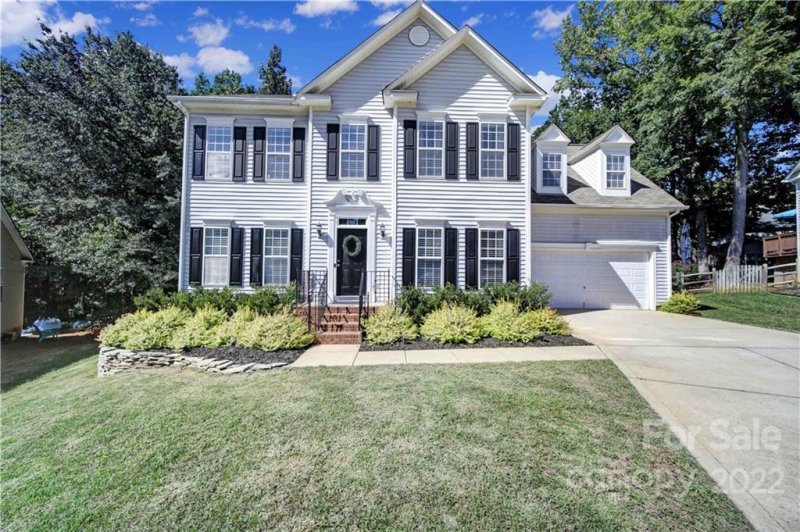 Property image 2 at 13309 Edgetree Drive, Pineville, NC 28134