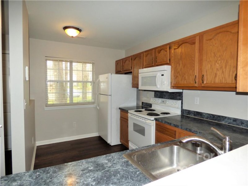 Property image 2 at 3856 Mosscroft Lane, Charlotte, NC 28215