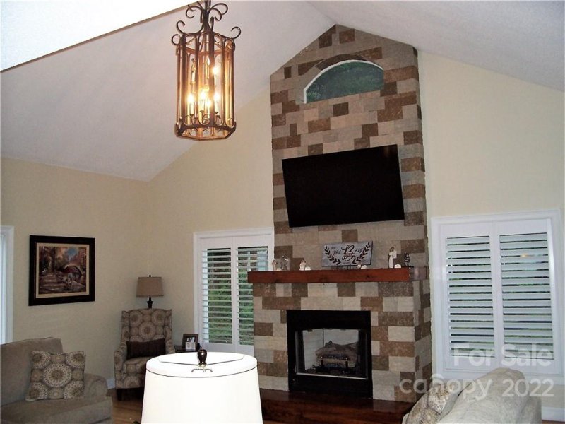 Property image 4 at 3486 Stones Throw Drive, Valdese, NC 28690