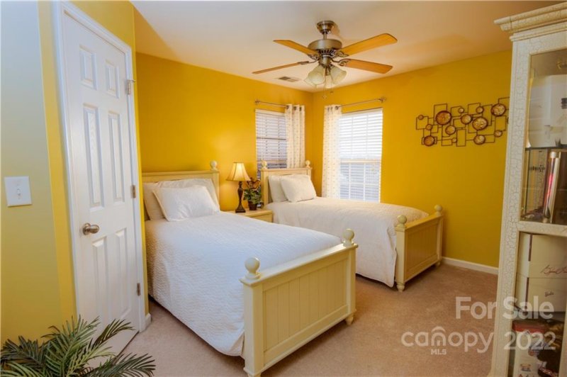 Property image 3 at 11319 Breezehill Lane, Charlotte, NC 28262