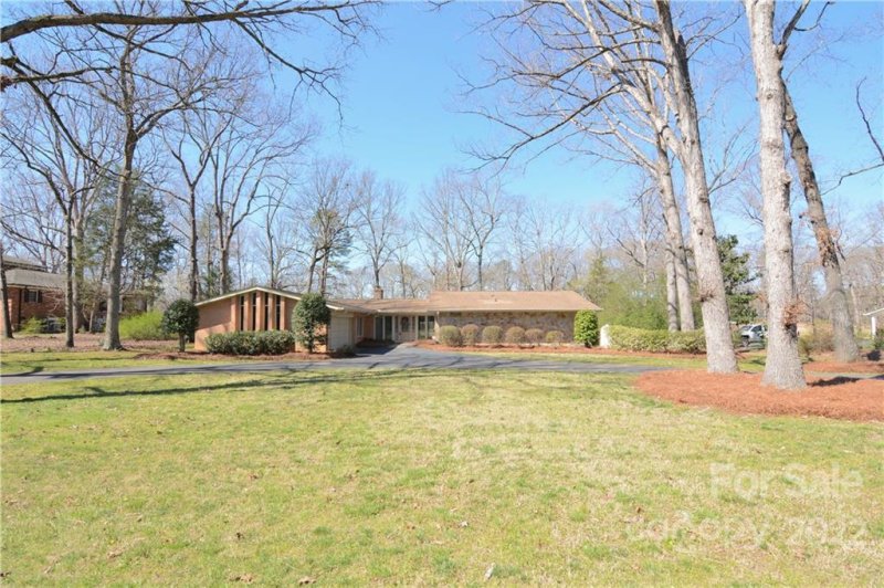 2728 Rolling Hills Drive