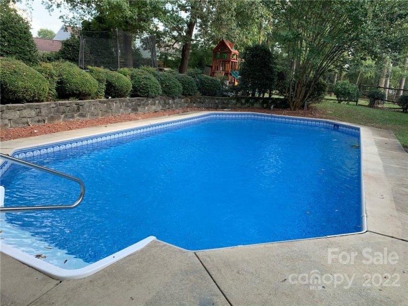 Property image 2 at 11725 Sir Francis Drake Drive, Charlotte, NC 28277