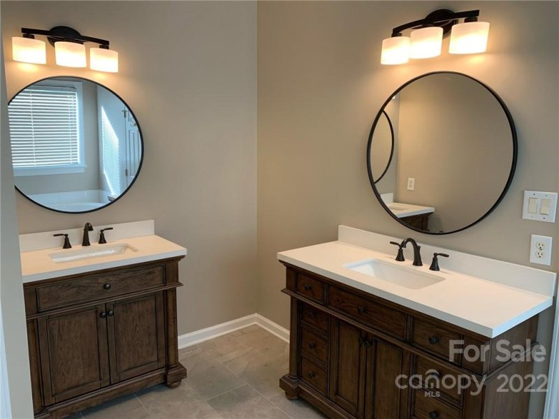 Property image 4 at 11725 Sir Francis Drake Drive, Charlotte, NC 28277