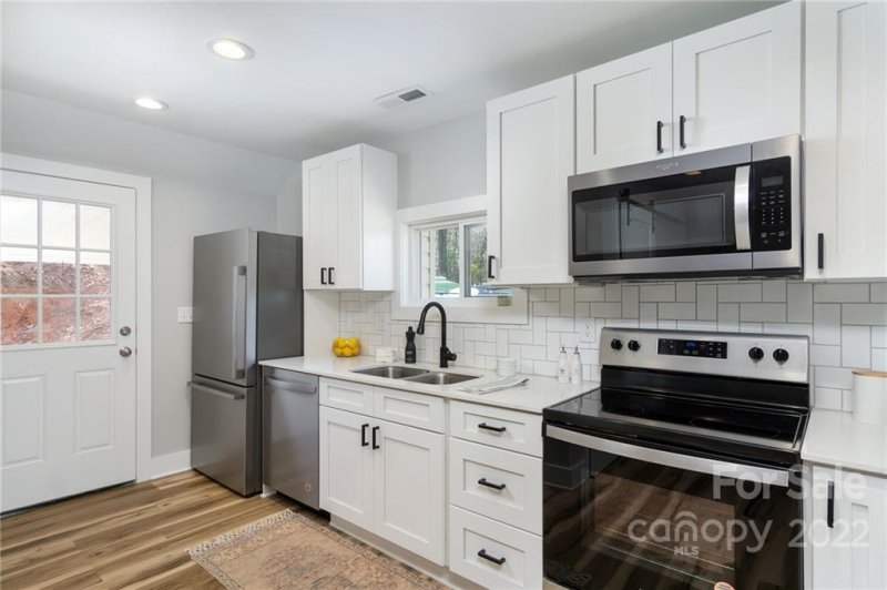 Property image 5 at 70 Vanderbilt Terrace, Asheville, NC 28806