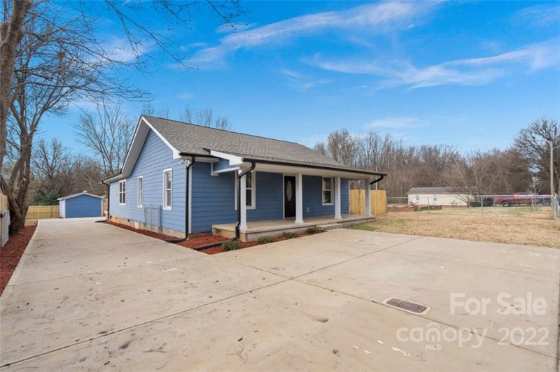 Property image 2 at 2751 Fair Oaks Drive, Gastonia, NC 28054