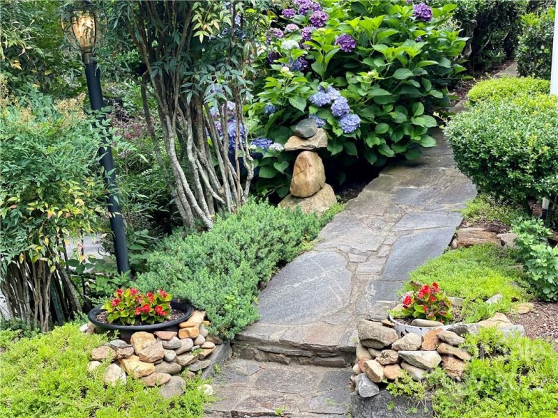 Property image 5 at 7 Glen Cable Road, Asheville, NC 28805