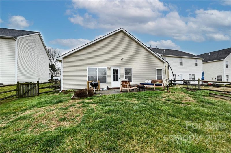 Property image 2 at 1412 Ladora Drive, Charlotte, NC 28262