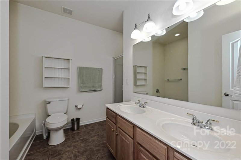 Property image 5 at 1412 Ladora Drive, Charlotte, NC 28262