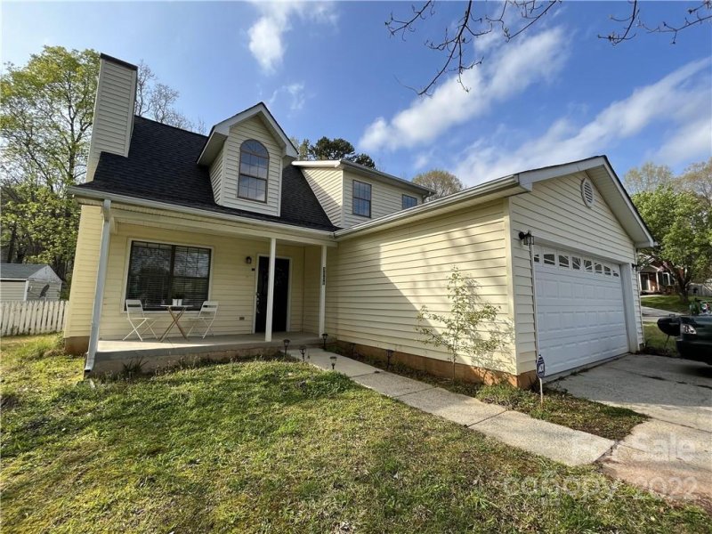 Property image 2 at 3001 Overlook Trail, Charlotte, NC 28212