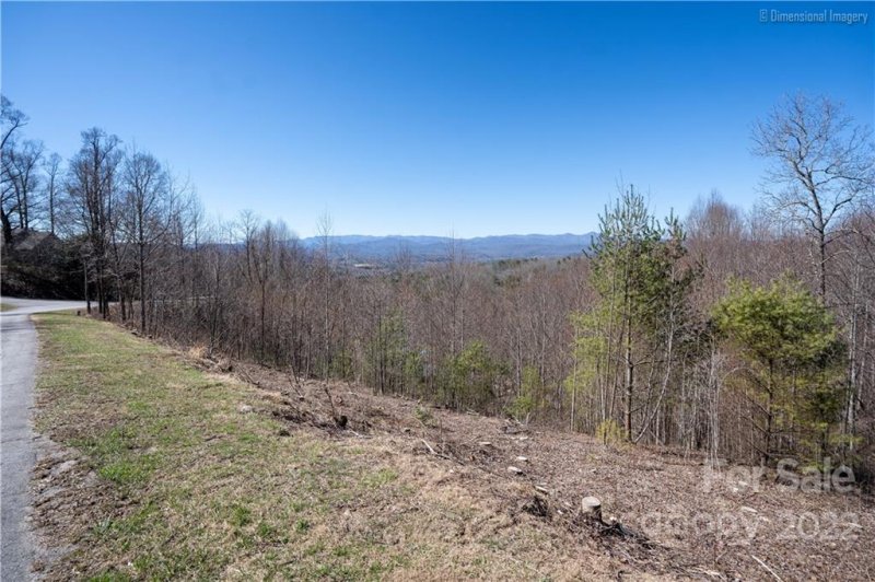 Property image 5 at 221 Coopers Drive, Hendersonville, NC 28739