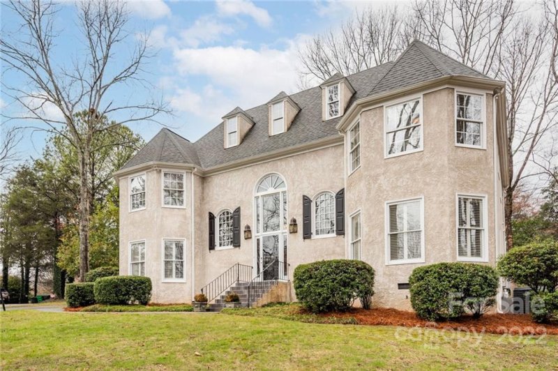 Property image 2 at 7000 Whitemarsh Court, Charlotte, NC 28210