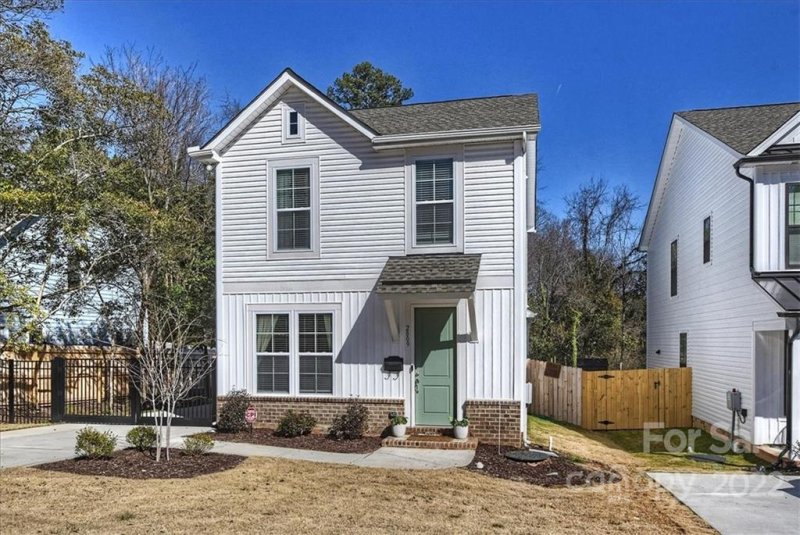 Property image 2 at 2809 Shamrock Drive, Charlotte, NC 28203