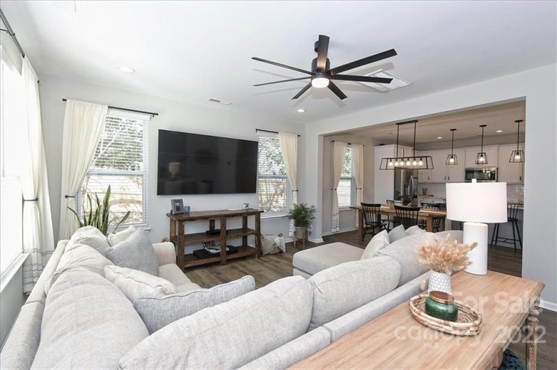 Property image 4 at 2809 Shamrock Drive, Charlotte, NC 28203