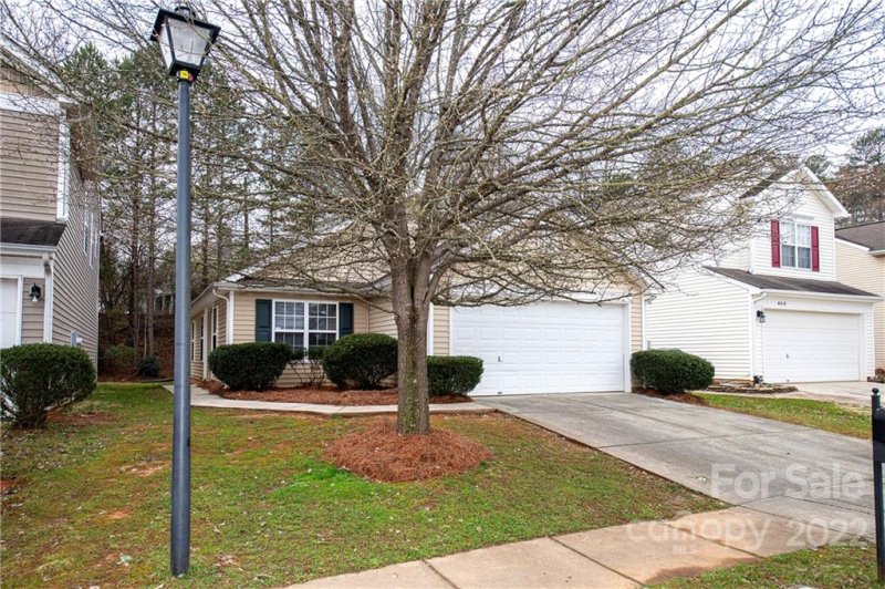 Property image 2 at 6316 Green Vista Court, Charlotte, NC 28212