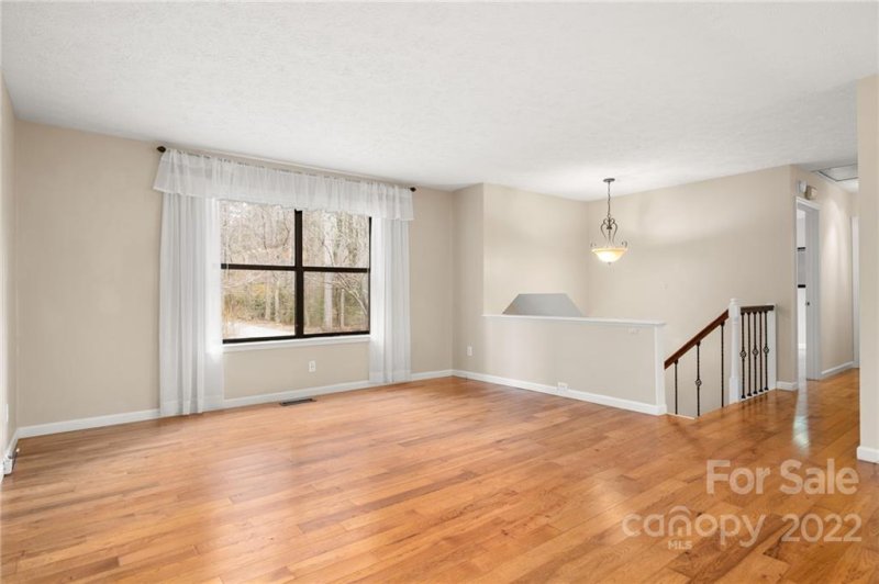 Property image 4 at 109 Crosswick Lane, Hendersonville, NC 28739