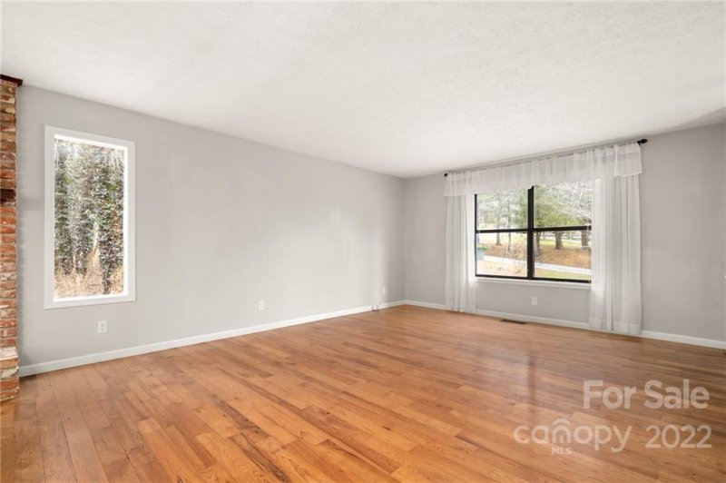 Property image 5 at 109 Crosswick Lane, Hendersonville, NC 28739