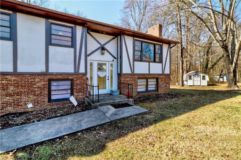 Property image 2 at 1916 Beauty Street, Statesville, NC 28625