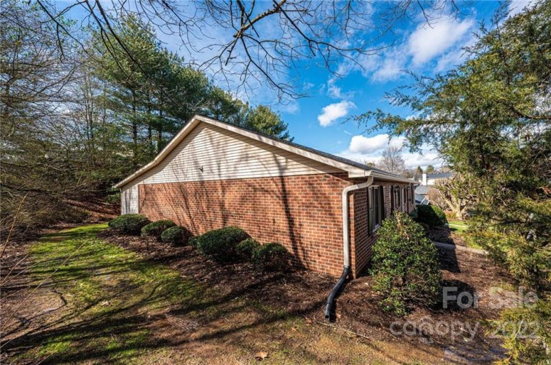 Property image 3 at 885 21st Avenue, Hickory, NC 28601