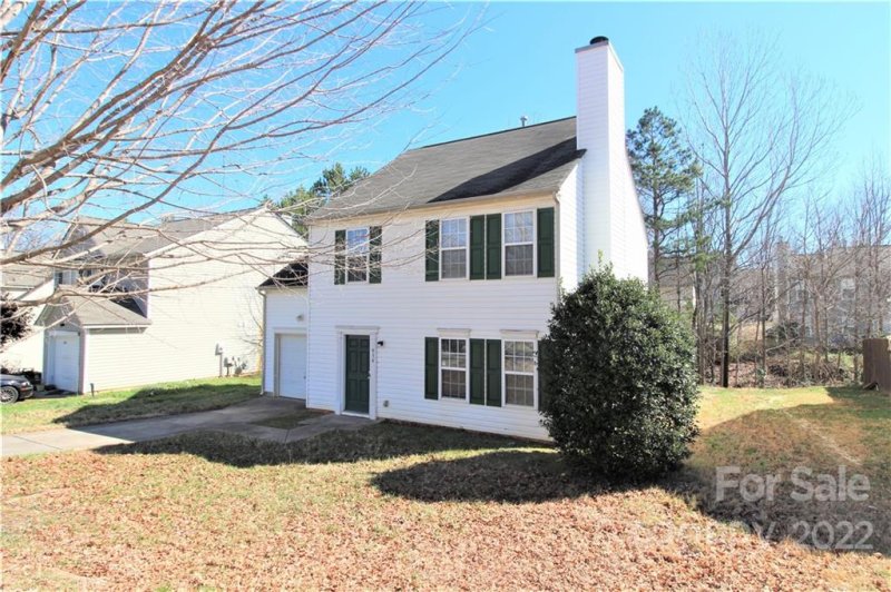 Property image 3 at 934 Grassy Patch Lane, Charlotte, NC 28216