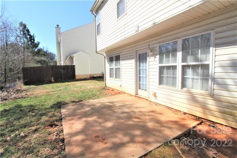 Property image 5 at 934 Grassy Patch Lane, Charlotte, NC 28216