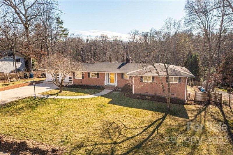 Property image 2 at 131 36th Avenue, Hickory, NC 28601