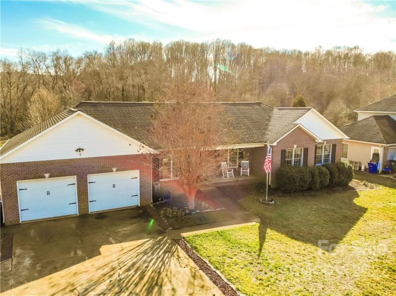 Property image 3 at 1534 Indian Springs Drive, Conover, NC 28613