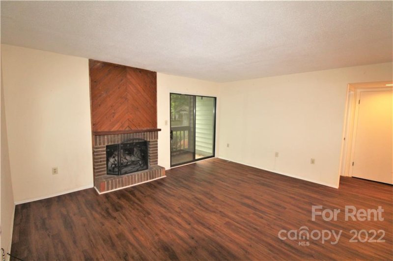 Property image 3 at 5020 Sardis Road, Charlotte, NC 28270