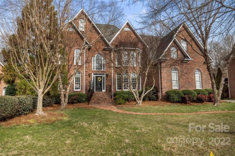 2208 Humberview Lane