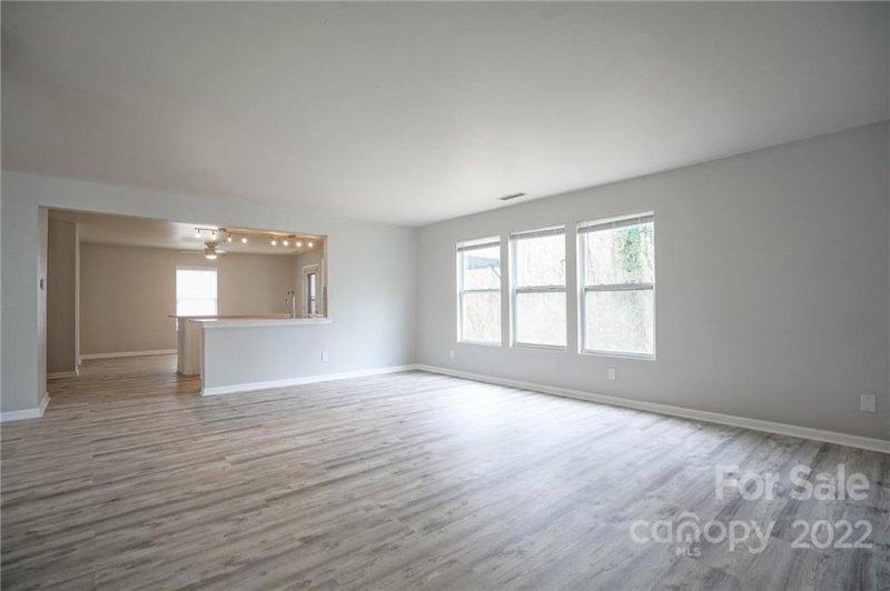 Property image 4 at 3328 Aldwych Way, Charlotte, NC 28216