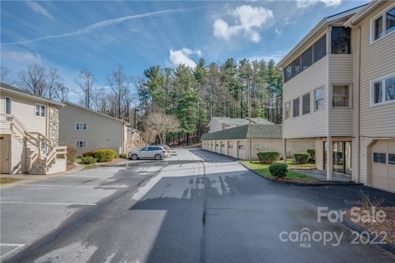 Property image 3 at 161 N Britton Creek Court, Hendersonville, NC 28791