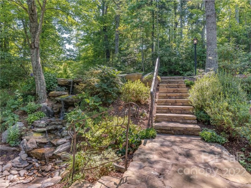 Property image 2 at 270 Ridge Drive, Saluda, NC 28773