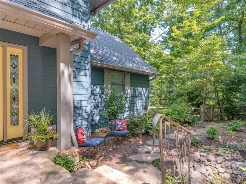 Property image 3 at 270 Ridge Drive, Saluda, NC 28773