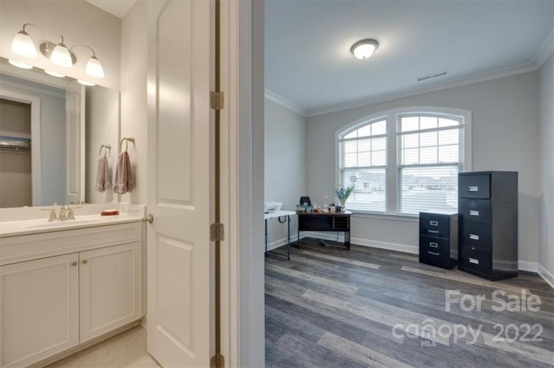 Property image 4 at 910 Gallant Grove Drive, Tega Cay, SC 29708